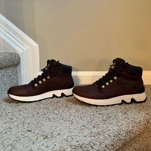 Sorel Mid Waterproof Boot - Size 10.5